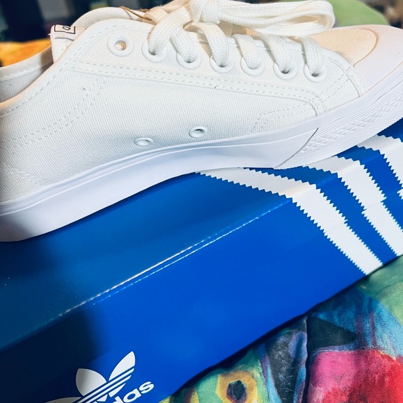 Brand New Adidas - Picture 4 of 11